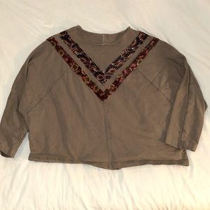 Easel sweater size Med